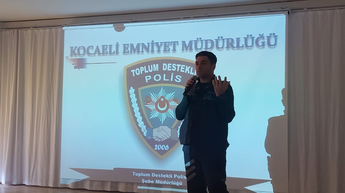 POLİSLİK MESLEK TANITIM SEMİNERİ YAPILDI